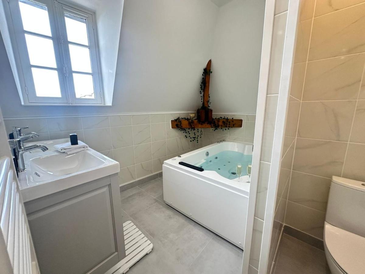S Bayleved'Air Duplex Vue Chateau, Balneo Et Sauna Sedan Exterior photo